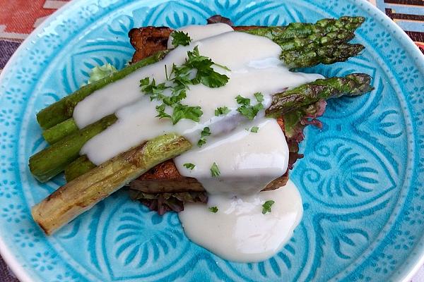 Tempeh Benedict with Green Asparagus