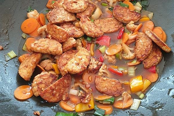 Tempeh Pan with Fried Vegetables