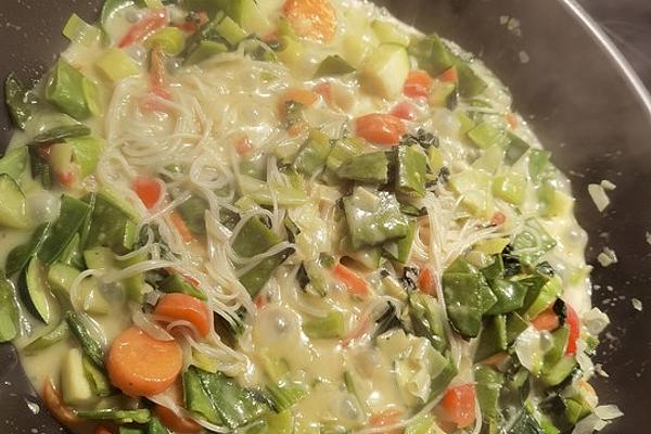 Thai Curry with Vegetables and Rice Noodles