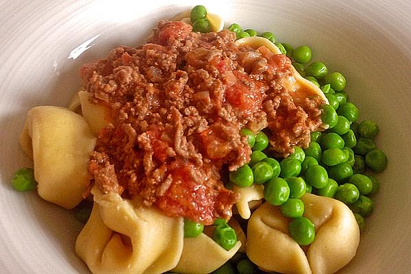 Tortellini with Minced Meat and Tomato