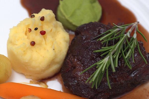 Veal Cheeks with Two Kinds Of Puree and Vegetables