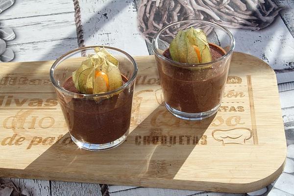 Vegan Chocolate Mousse Made from Coconut Milk
