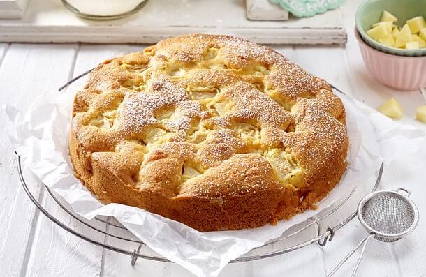 Easy Apple Cake Recipe